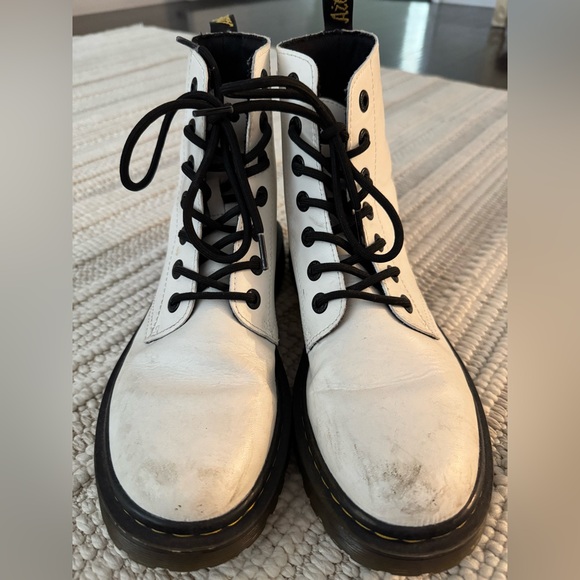 Authentic Dr. Marten Luana Boots - Picture 3 of 4